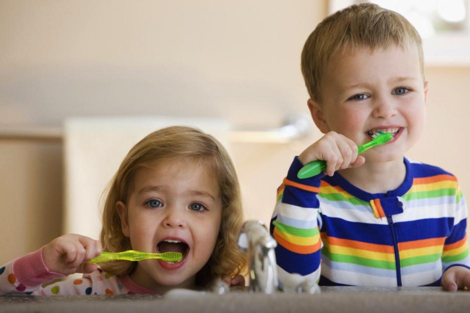 Ensinando seu filho a cuidar dos dentes